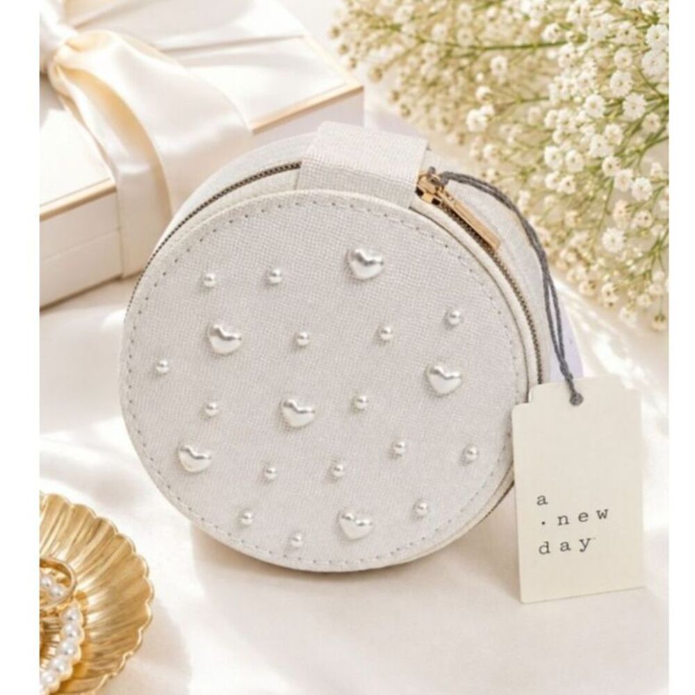 A New Day Women's Off White Round Pearl Travel Zip Jewelry Box